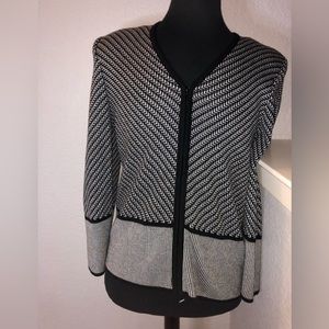 Eric Steven size 14 sweater black/white long front zipper V neck